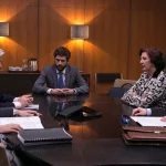 Álex Adrover se luce como villano en la serie que rivaliza con las grandes telenovelas