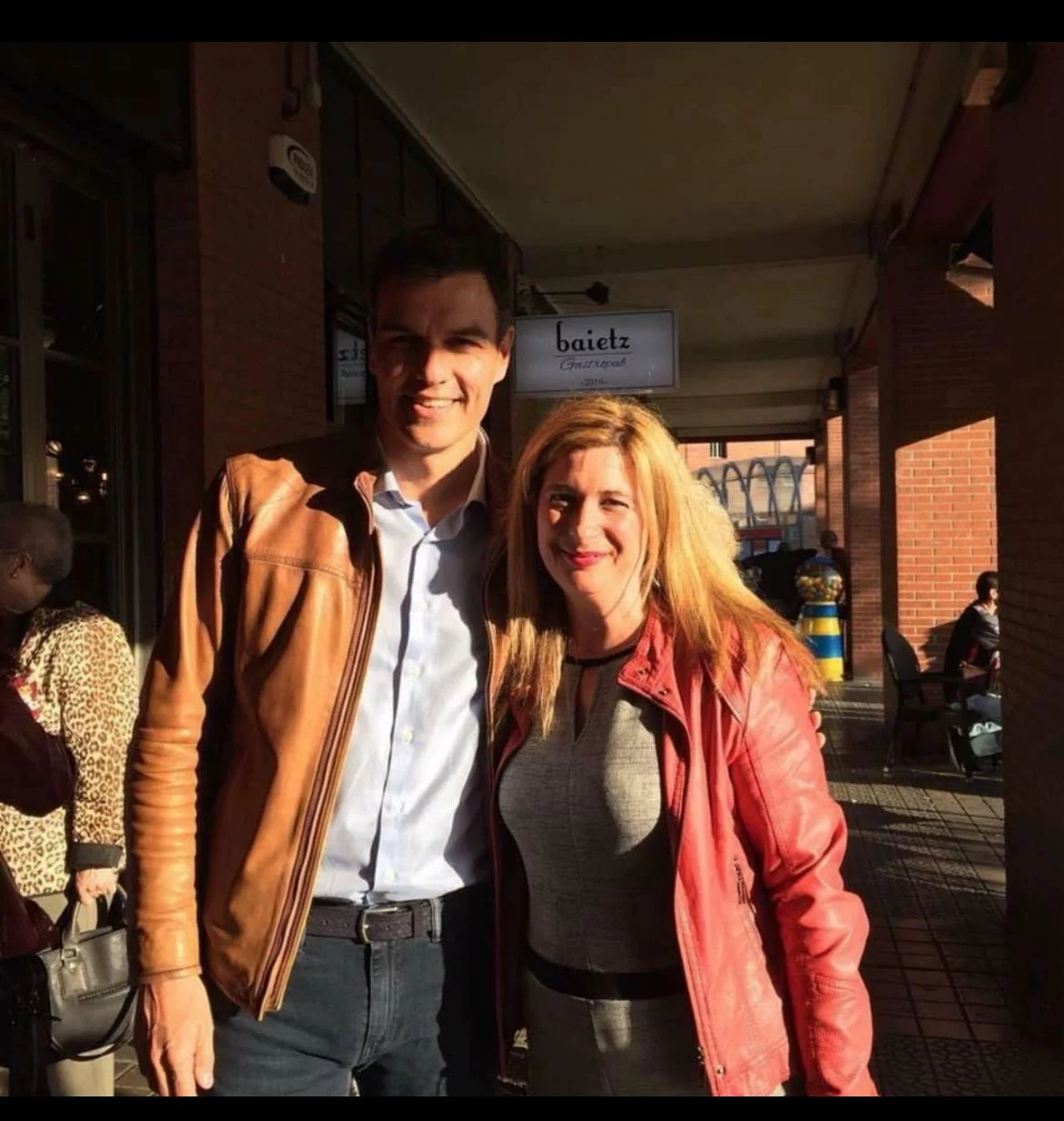 Leire Díez y Pedro Sánchez en una foto. MONCLOA