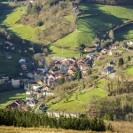 Oportunidad única en Asturias: Un pueblo busca repoblarse con casas baratas desde 12000 euros y ayudas directas para emprendedores