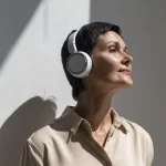 El traductor universal en tiempo real: el dispositivo que traduce cualquier idioma directamente en tu oído