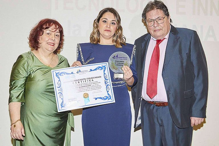 La doctora Nildiana Cedeño, reconocida con el Premio Europeo de Tecnología e Innovación