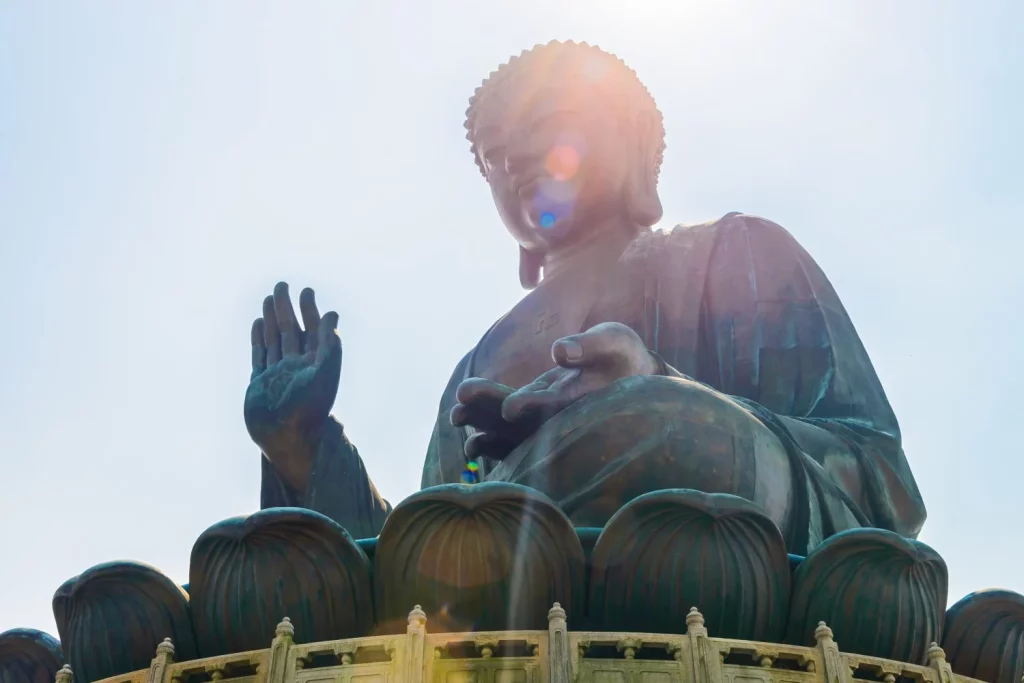 UN VIAJE INTERIOR: EXPERIENCIAS Y ACTIVIDADES EN EL TEMPLO BUDISTA