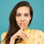 Vive la vida en modo silencio: claves para saber si eres generación muda