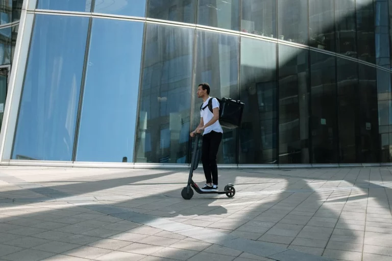 La OCU descubre el mayor timo con los patinetes eléctricos