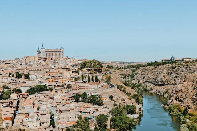 Que No Te Agobie El Verano En Toledo Este Truco Anti-Calor Y Anti-Masas Es La Caña 1 Más Allá De Las Vistas: Descubre Los Alrededores Del Mirador
