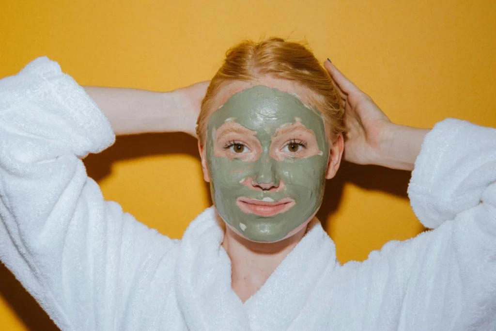 ¿Piel joven por un euro? Descubre la crema antiedad casera que está revolucionando las redes sociales 1 Moncloa El dúo dinámico que rejuvenece tu rostro