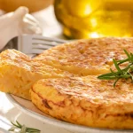 La tortilla de patatas que no engorda para zampar sin remordimientos y está de vicio