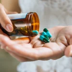 ¿Cortas tus pastillas? Los farmacéuticos desvelan el riesgo que nadie te cuenta.