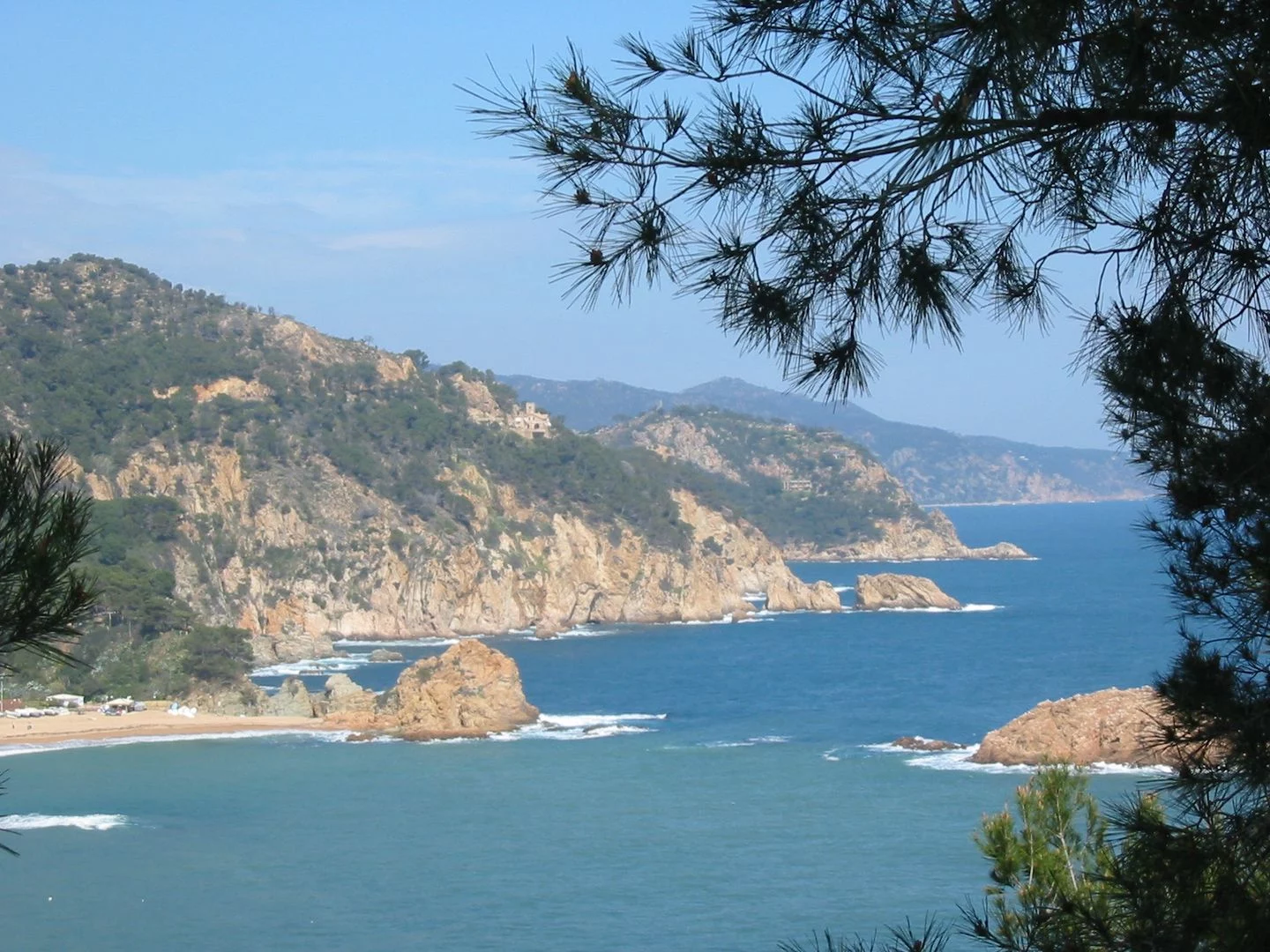 El pueblo de la Costa Brava que los catalanes intentan mantener en secreto para que no se masifique.