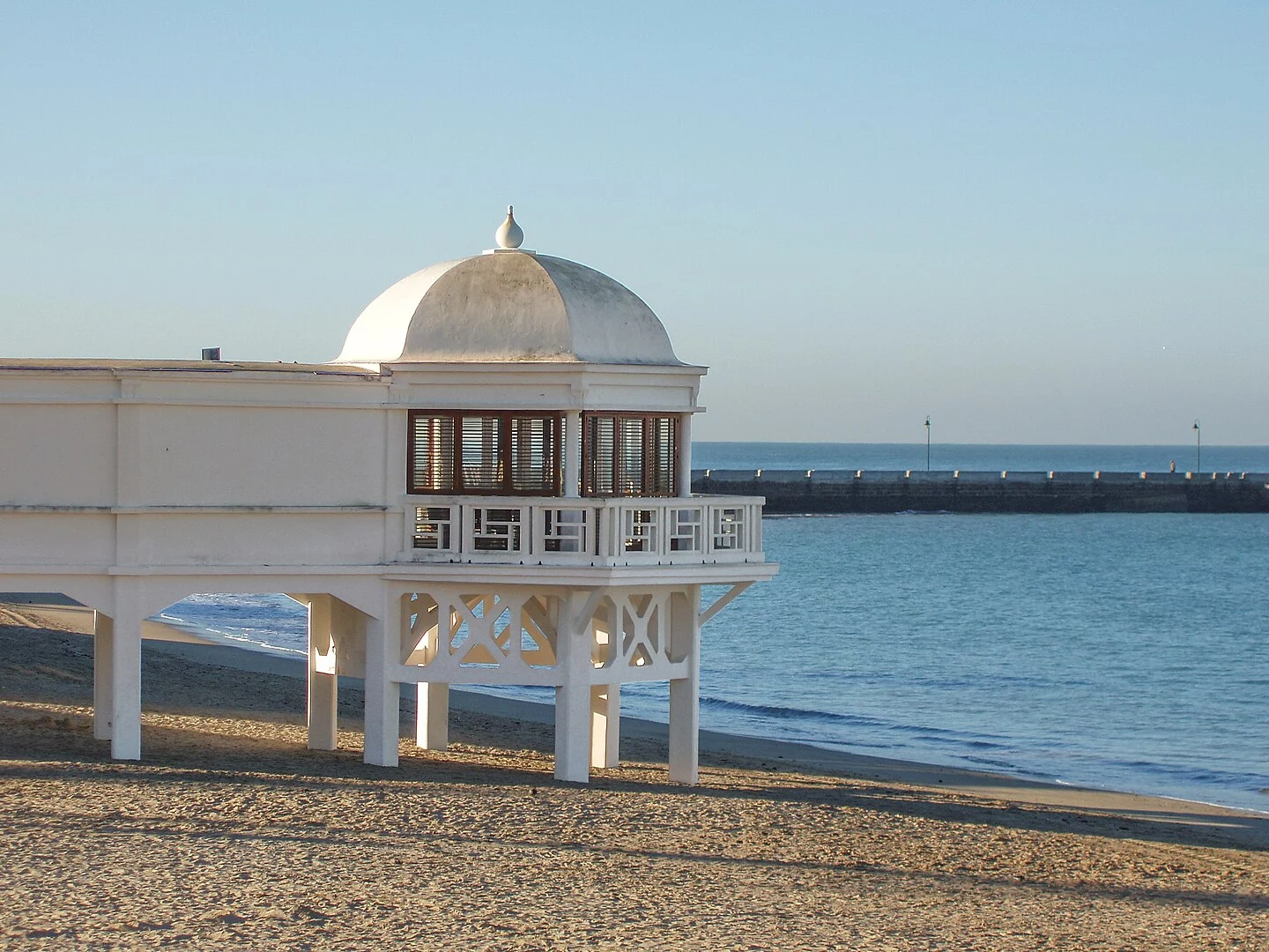 Flipas con este chollazo playero de verano vuelos a 80 y cama a 30 desde Madrid