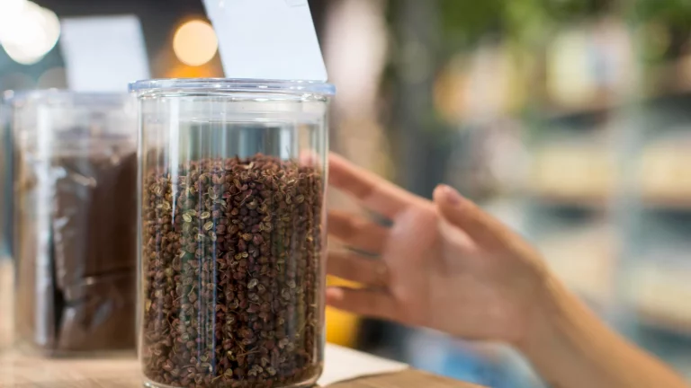 ¿Tu café o tus cereales te están cansando? Podrían contener micotoxinas, el moho invisible que la ciencia relaciona con la fatiga crónica