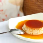 El flan de huevo que parece de restaurante de lujo: el truco del caramelo salado que lo cambia todo