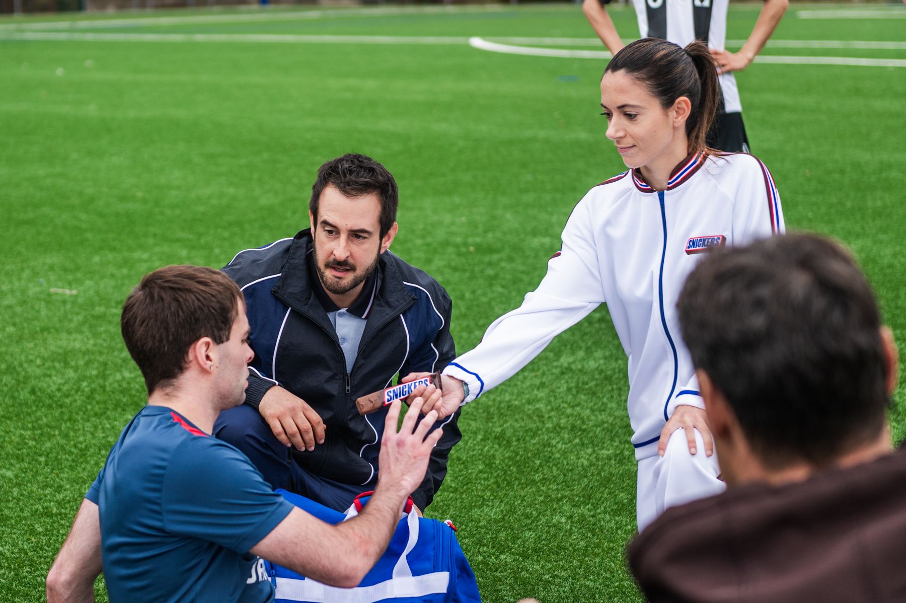 MARS: El 57% de los aficionados al fútbol cree que los "piscinazos" son más comunes en la actualidad 1 Moncloa Aitana Bonmati snickers 053 Moncloa