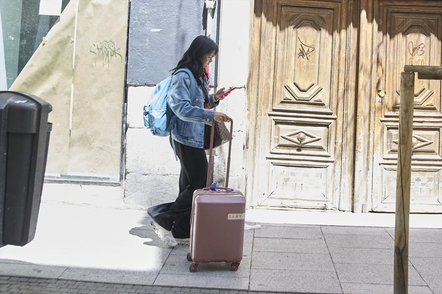 Turistas en el centro de Madrid tras el anuncio del ministerio de Consumo de bloquear casi 66.000 anuncios ilegales, a 19 de mayo de 2025, en Madrid (Fuente: Agencias)