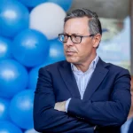 El PP de Madrid pide endurecer la política migratoria y denuncia el «coladero» del aeropuerto de Barajas