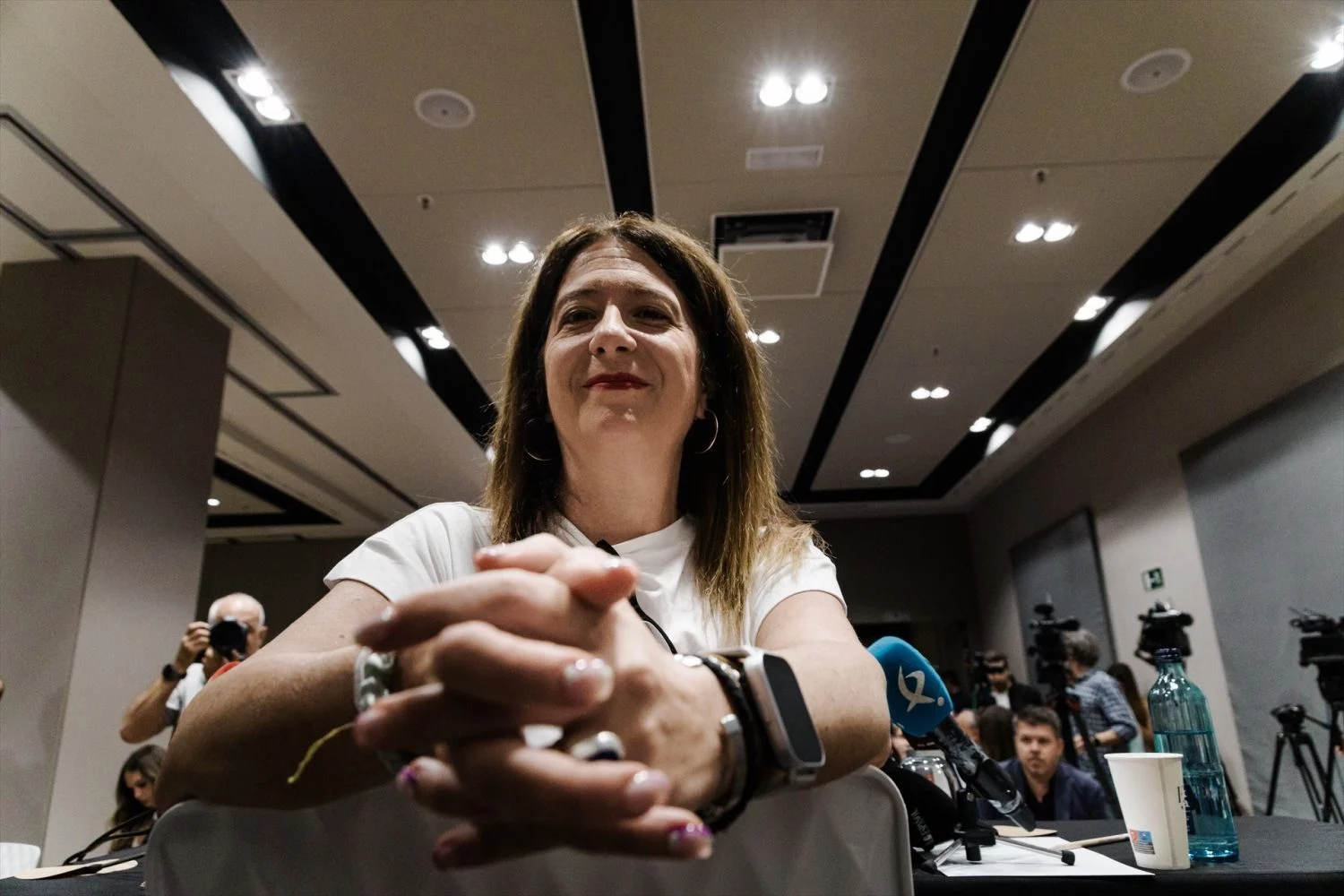 Leire Díez durante la rueda de prensa que ofreció. EP