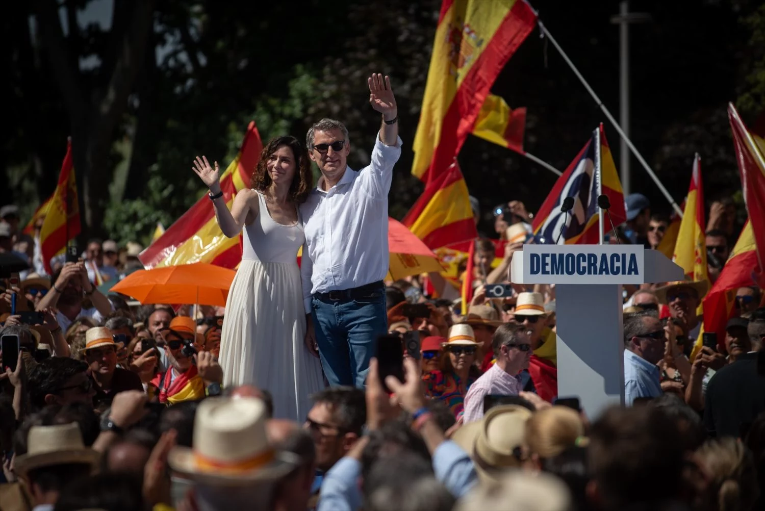 El presidente del Partido Popular, Alberto Núñez Feijóo, y la presidenta de la Comunidad de Madrid, Isabel Díaz Ayuso (Fuente: Agencias)