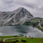 Escápate al azul este verano: el Parque Nacional español con los lagos más azules te espera, tu joya natural en Picos de Europa para fotos de postal