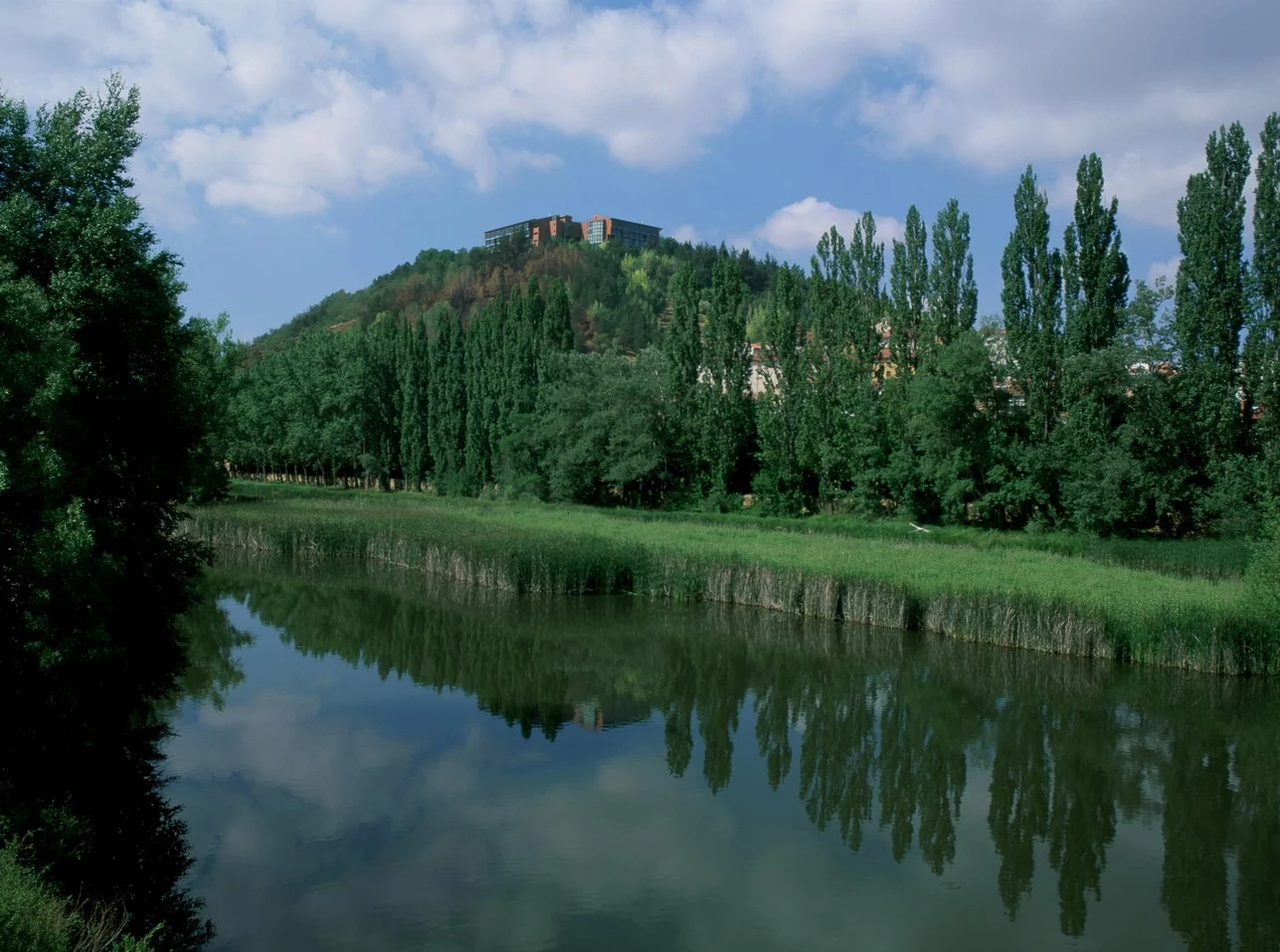 Escapada 'low cost' de lujo: Este Parador en un pueblo con encanto de Soria tiene ofertas que no podrás creer