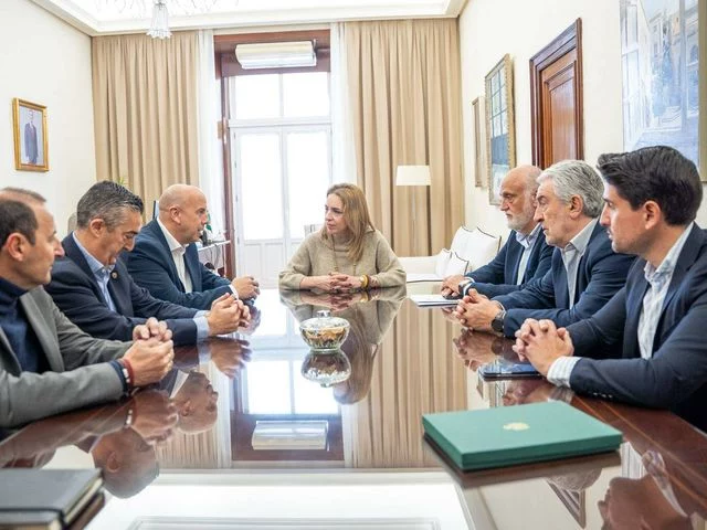 Denuncian que Rubiales intenta volver a la RFEF usando la federación andaluza de trampolín 1 Moncloa Pedro Gonzalez Segura segundo izda Moncloa