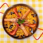 Saborea el Mediterráneo en casa con este arroz a banda valenciano