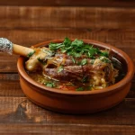 Aprende a hacer el rabo de toro cordobés con todo el sabor y la pasión de Andalucía