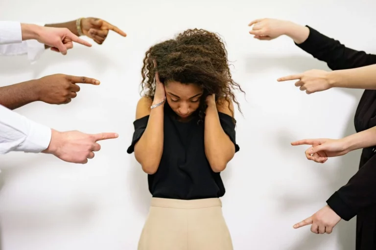 ¿Ansiedad social? Este sencillo ejercicio mental puede ayudarte a recuperar el control