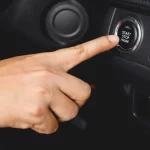 La nueva norma de la DGT que prohíbe esto en tu coche y entra en vigor este año: muchos lo tienen sin saberlo