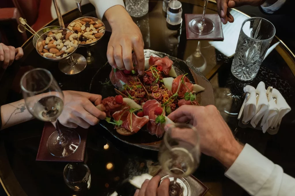 Sí se puede comer jamón ibérico, pero con moderación