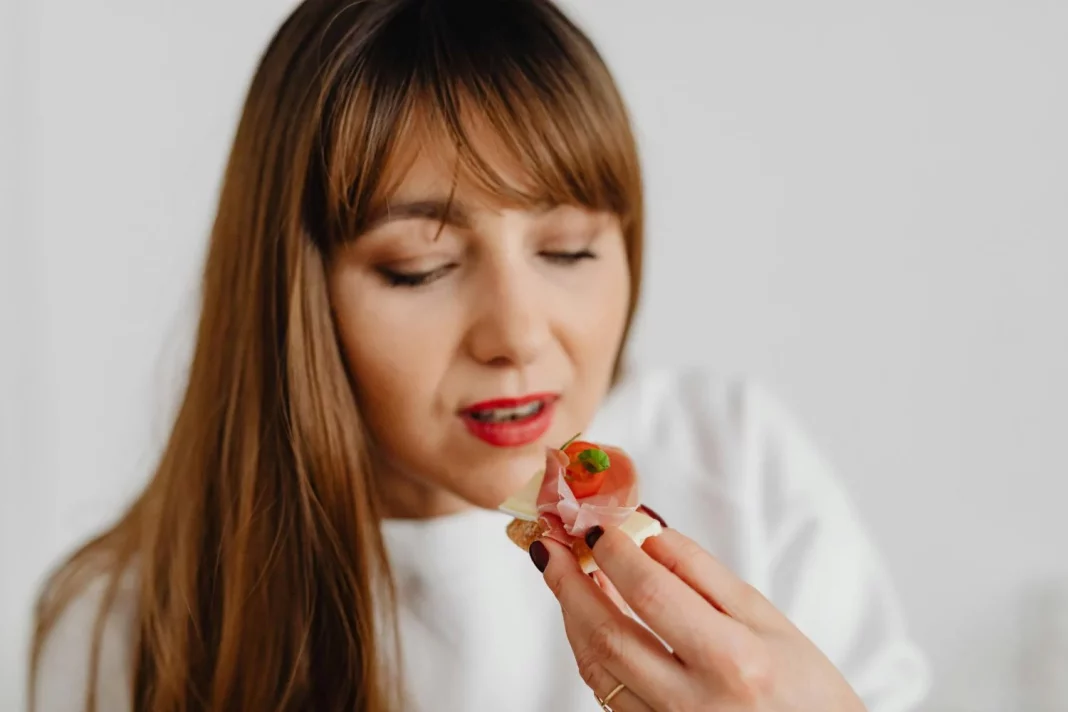 El jamón ibérico es saludable si se come con cabeza