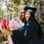 Dejó a todos sin aliento en su graduación tras demostrar que el bullying no tiene la última palabra