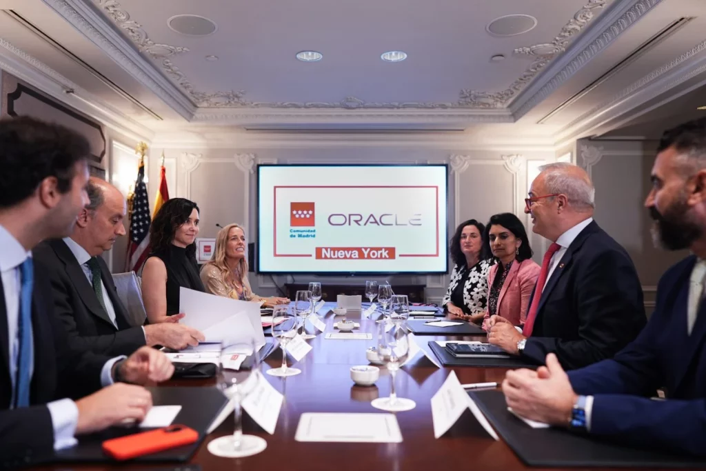 El 'modelo madrileño' de Ayuso crece un 3% y sigue liderando la economía española 3 Moncloa Ayuso en Nueva York (Fuente: Comunidad de Madrid)