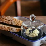 La mantequilla de toda la vida se queda corta con estas 3 versiones que lo petan en la cocina