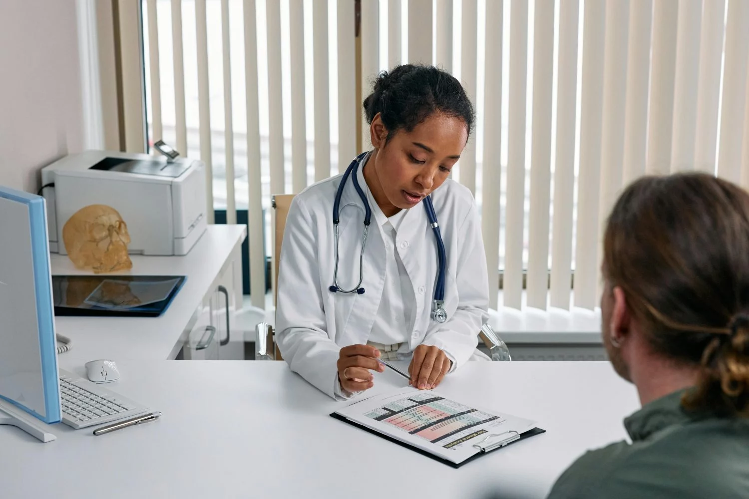 Ni un médico ni una enfermera: así funciona por dentro el hospital chino que es 100% IA