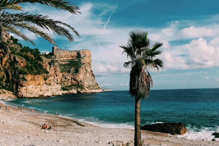 Descubre la playa más larga de España, un tesoro de 30 kilómetros de costa virgen en un espacio natural protegido