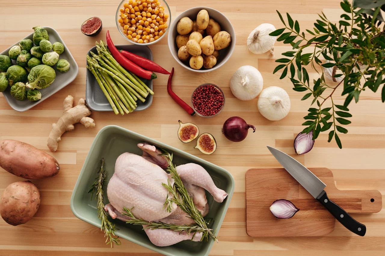 DE LA GRANJA A LA MESA: CÓMO EL ORIGEN Y LA ALIMENTACIÓN DEFINEN NUESTROS POLLOS
