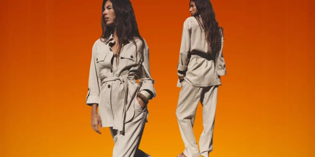 Fíchala ya la prenda safari tirada de precio de Zara que va a volar de las tiendas este verano 2 Moncloa Esta prenda combina de Zara combina con todo