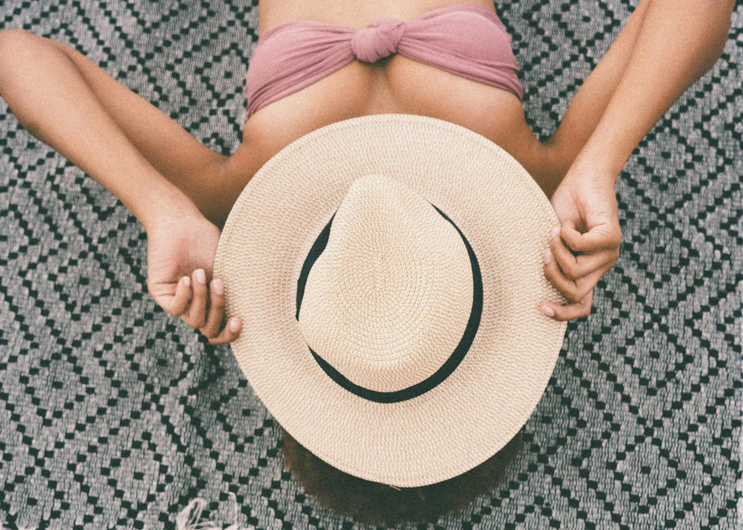 Shein despliega sus esperadas rebajas de hasta el 60% y este conjunto se corona como el imprescindible del verano