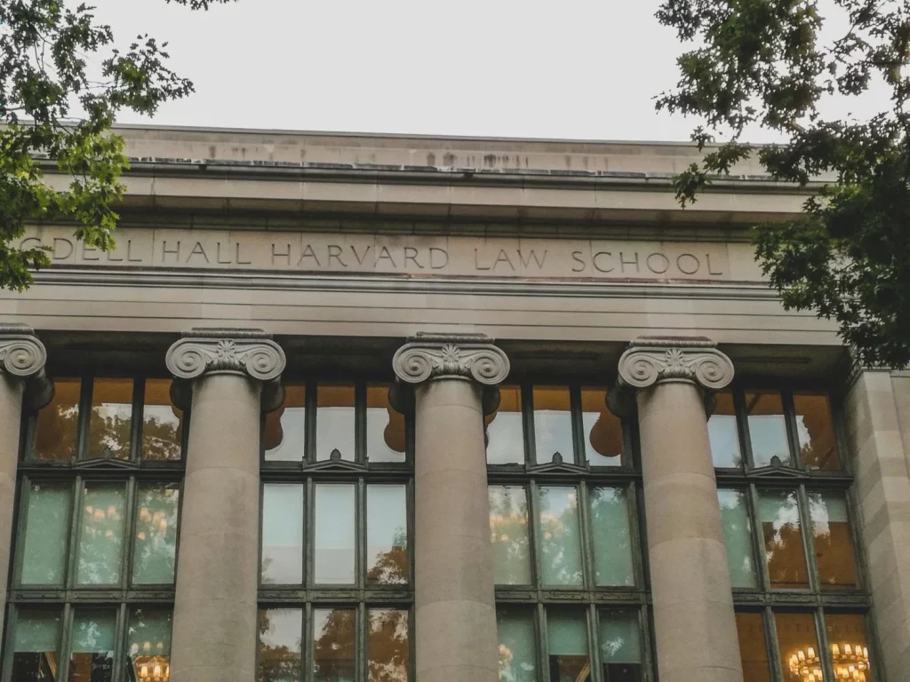 La universidad más cara del mundo, el lujo educativo reservado para unos pocos privilegiados 1 Moncloa Harvard es la universidad más lujosa del mundo
