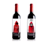 Este es el vino tinto de supermercado que la OCU corona ya como el mejor del 2025 y no es el que todos piensan