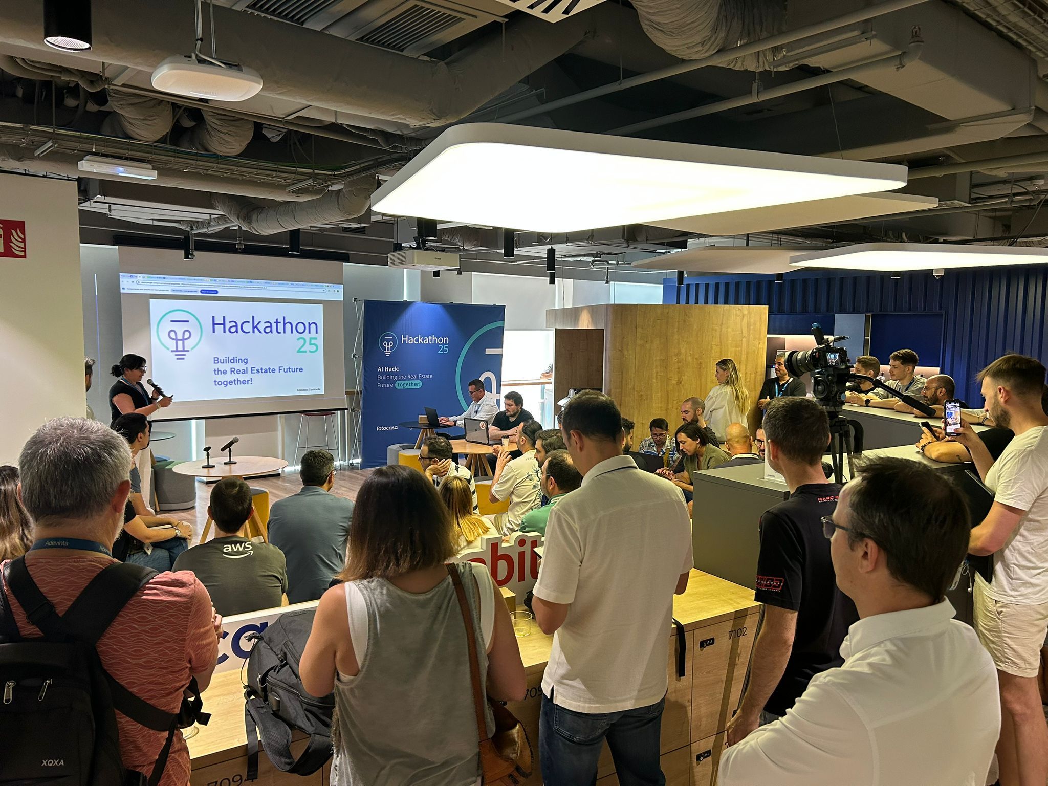 Fotocasa organiza un hackathon para explorar soluciones de IA aplicadas al sector inmobiliario para ayudar a usuarios y clientes 1 Moncloa Fotocasa organiza un hackathon para explorar soluciones de IA aplicadas al sector inmobiliario para ayudar a usuarios y clientes