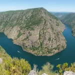 Explora el Gran Cañón de Ourense en catamarán: una travesía inolvidable por los paisajes asombrosos de la Ribeira Sacra