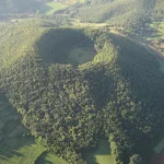 Conoce el sendero que atraviesa un volcán de Girona activo por dentro, ideal para una escapada especial este verano
