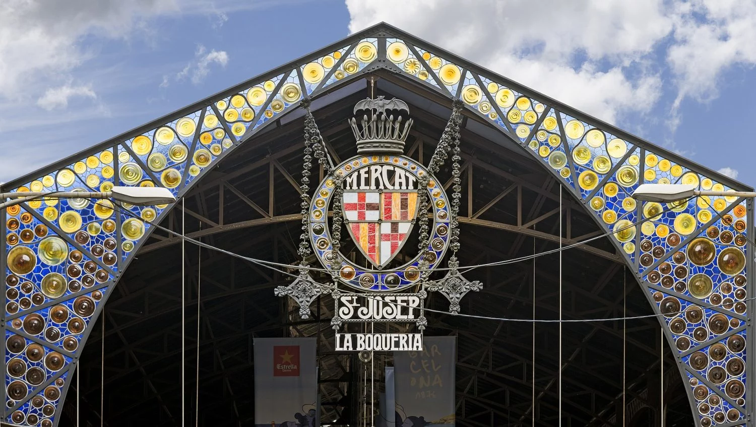El mercadillo gourmet de Barcelona donde chefs con estrellas Michelin hacen su compra