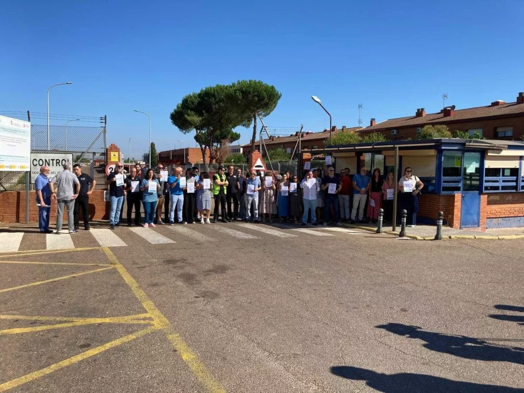 Cientos de funcionarios de prisiones protestan por la agresión sexual a una psicóloga 4 Moncloa 2 Moncloa