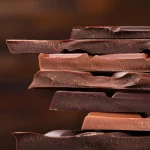¿Por qué tienes antojo de chocolate antes de la regla? La respuesta está en tus hormonas