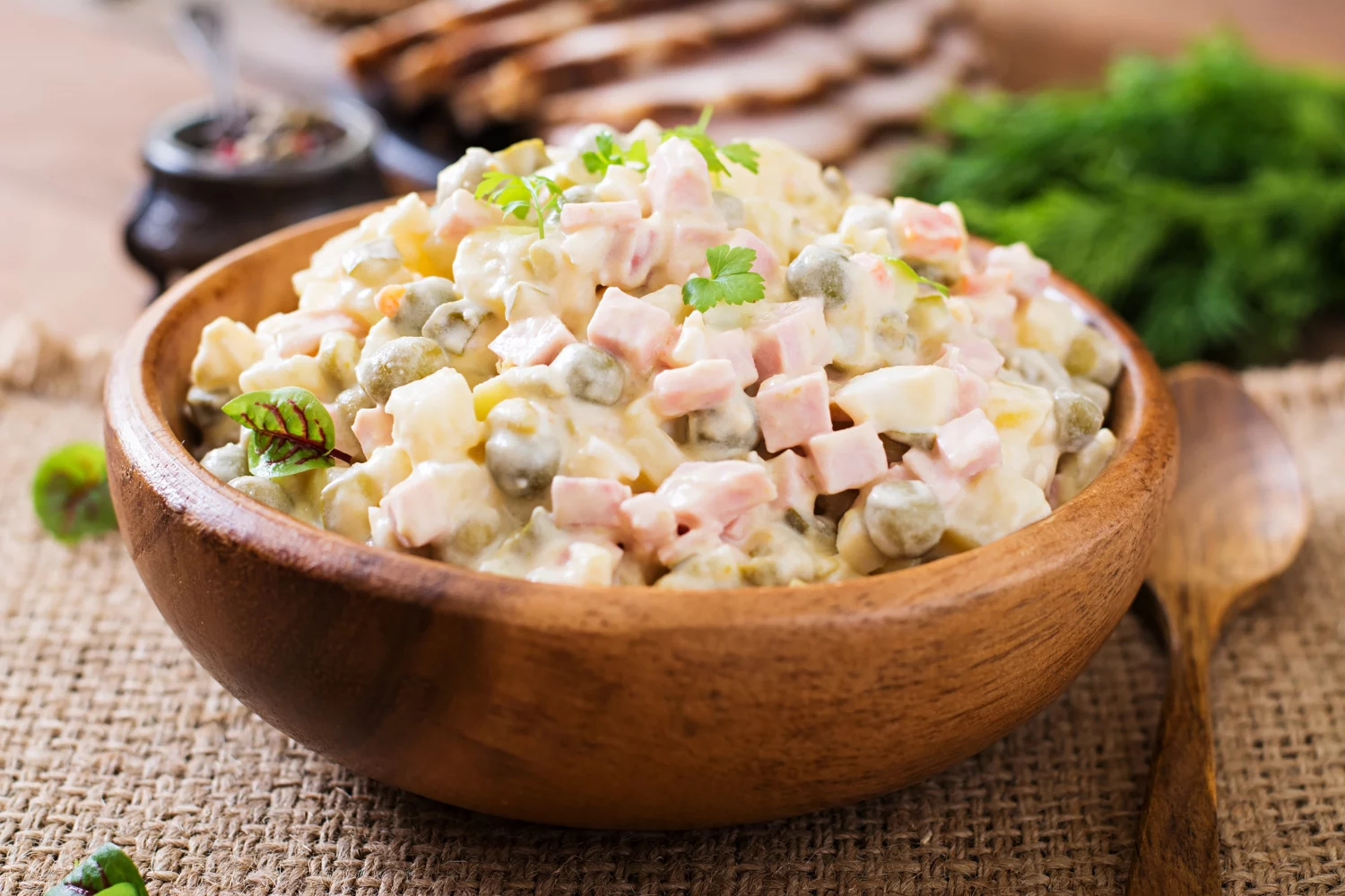 La ensaladilla rusa que no lleva mayonesa: el ingrediente que la hace única