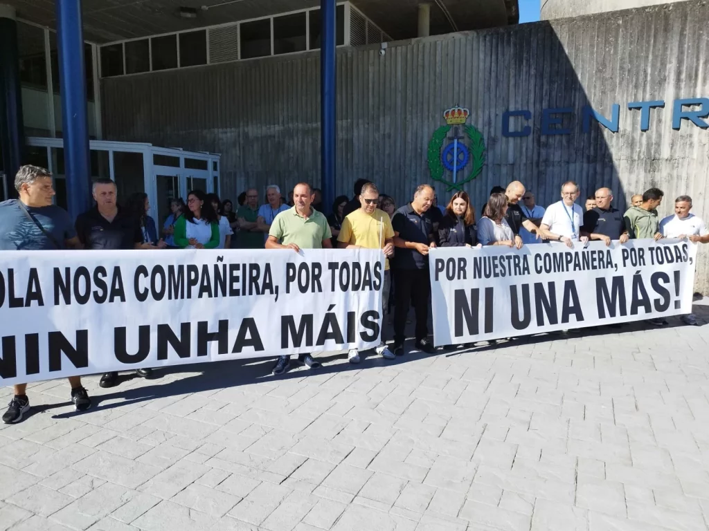 Cientos de funcionarios de prisiones protestan por la agresión sexual a una psicóloga 2 Moncloa 7 Moncloa