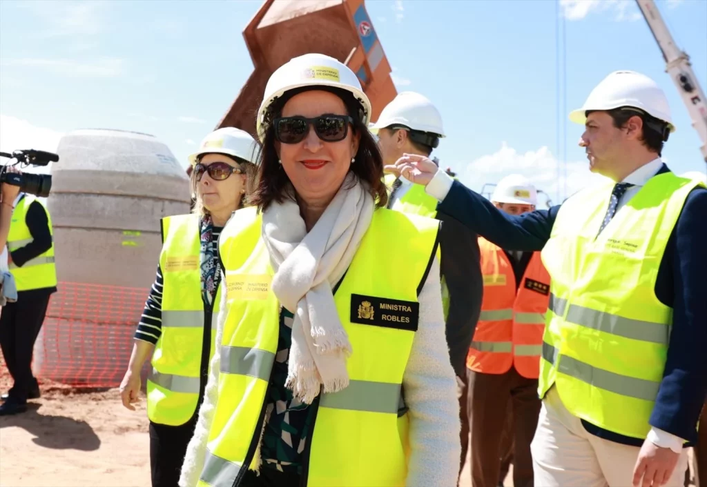 Inician en Córdoba las obras del "polémico" centro de logística del Ejército de Tierra 1 Moncloa EuropaPress 5925389 ministra defensa margarita robles visita obras futura base logistica Moncloa