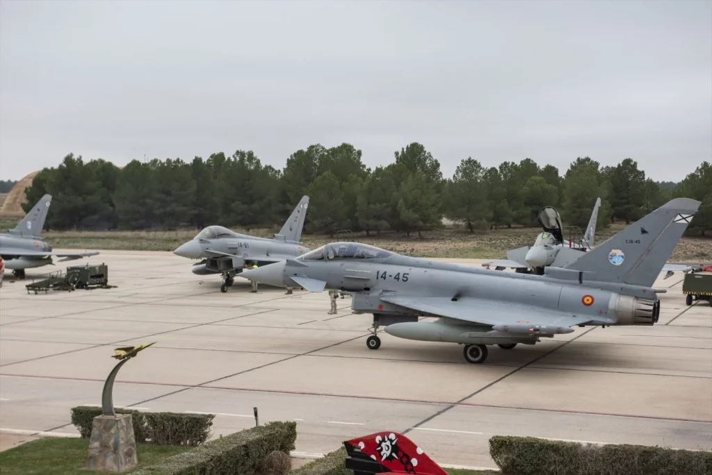 El combate en alta intensidad y el despliegue exterior nuevas pautas de Defensa 1 Moncloa EuropaPress 6371937 eurofighter ala 14 acto despedida seis eurofighter ala 14 rumbo base aerea Moncloa